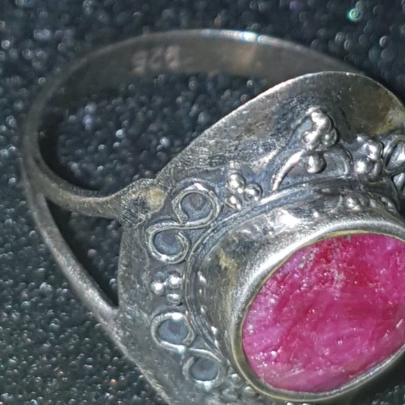 Ruby, 925 Sterling Silver ring , size 7 - Picture 9 of 11